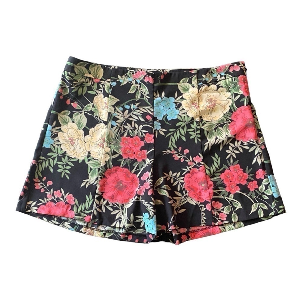 NEW YORK & CO-BLACK FLORAL SHORTS-SIZE 14